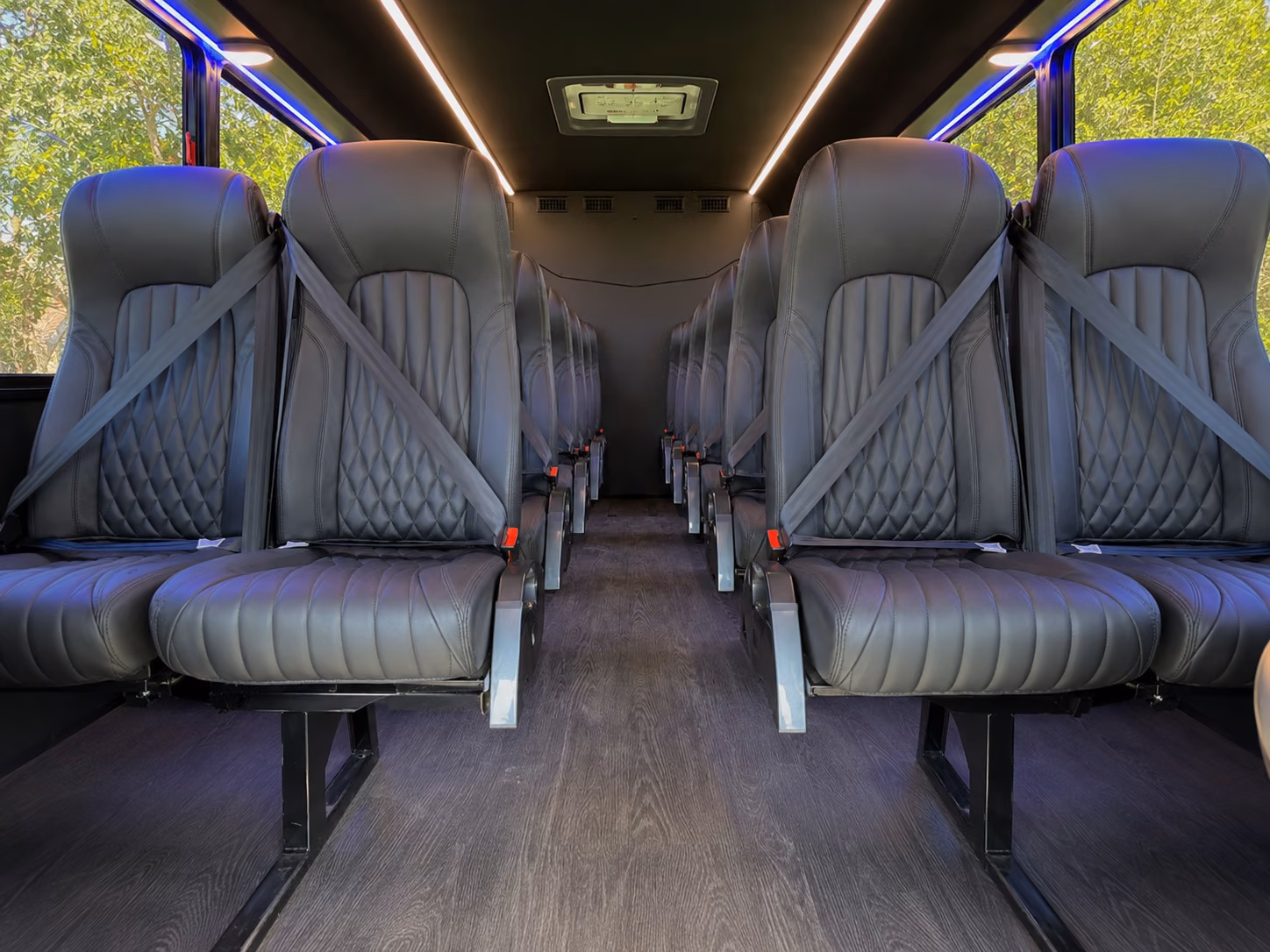 comfortable minibus rides to carriage hill vineyard and yellow springs