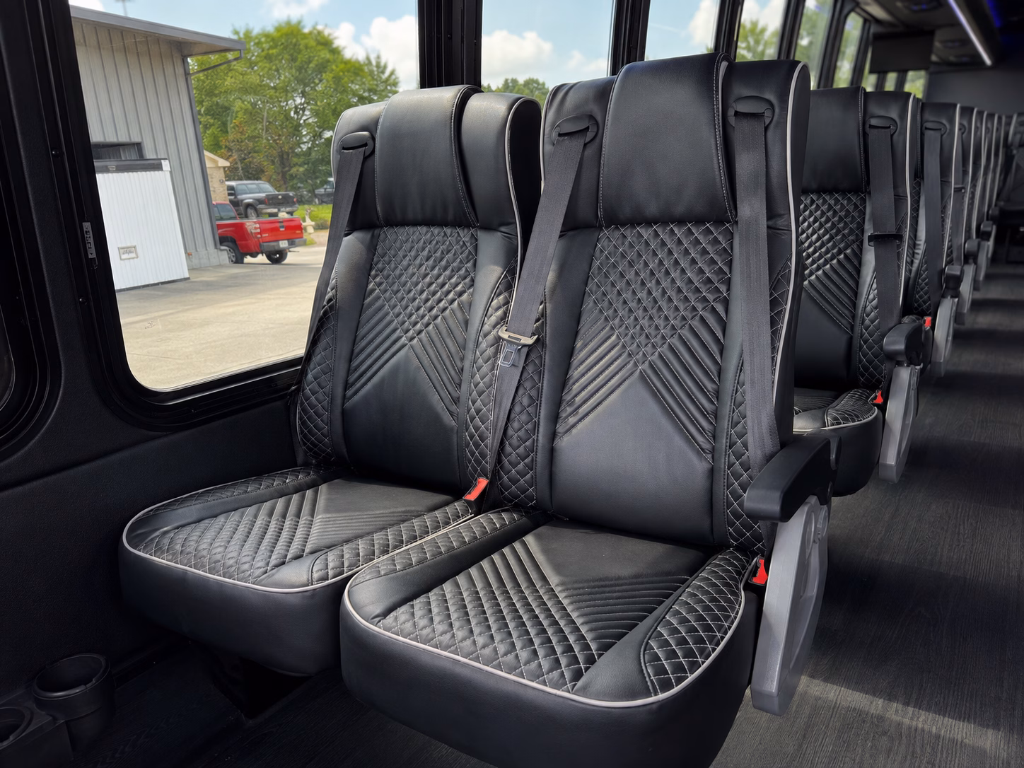shuttle guests between kettering hotels and your wedding venue with ease